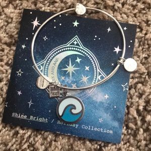 Alex and ani wave